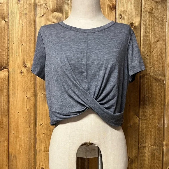 Lululemon 6 or 8 Intended Gray Twist Front Crop Workout Shirt Athleisure Gym - Picture 2 of 6